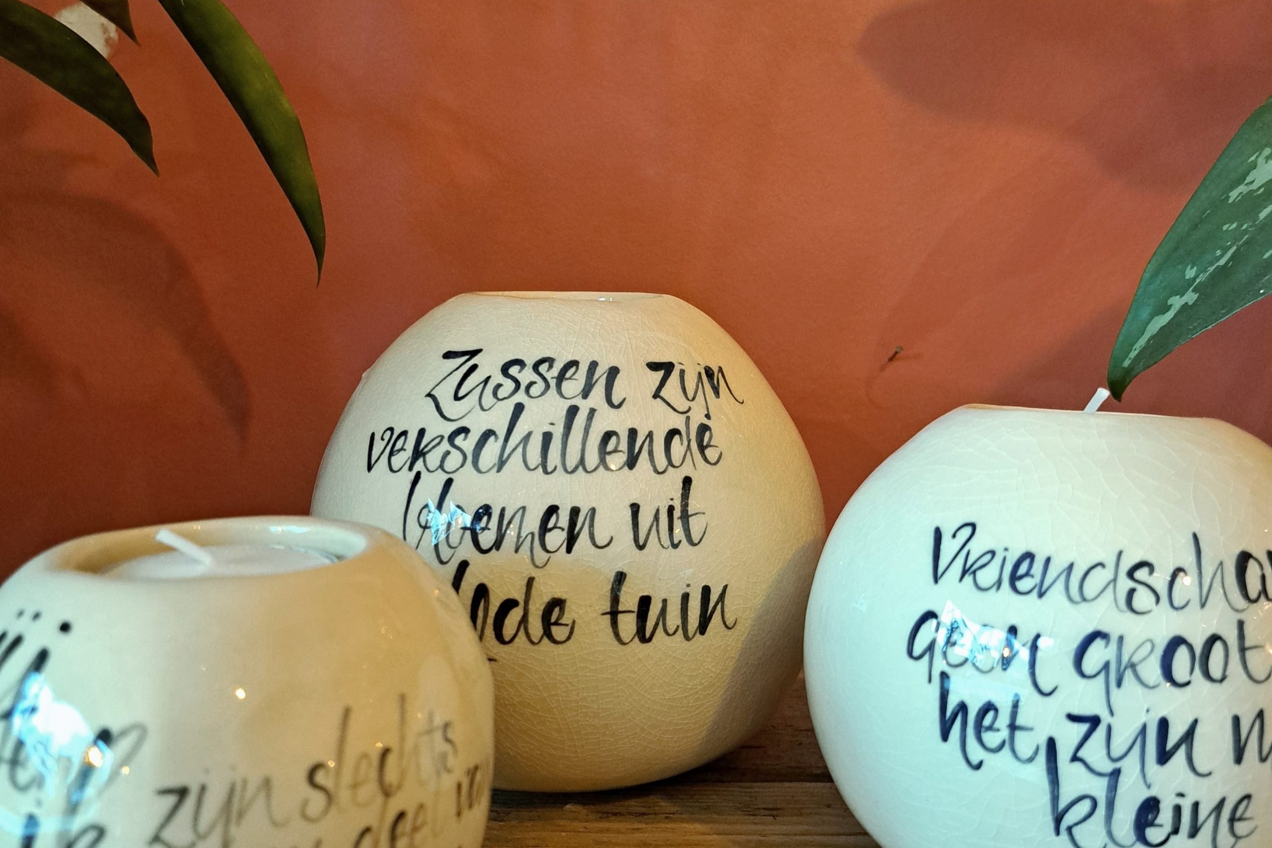 Theelichthouder in keramiek met tekst naar keuze